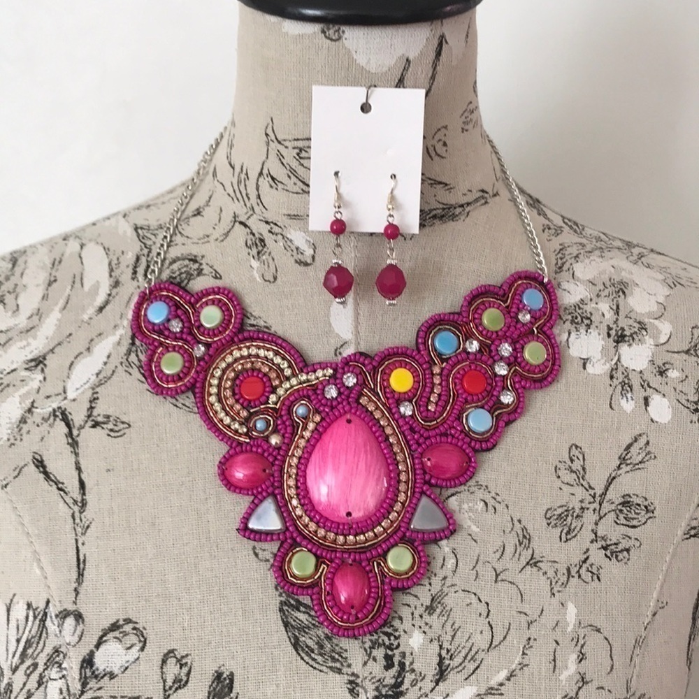 🆕 Pink Statement Necklace & Earrings